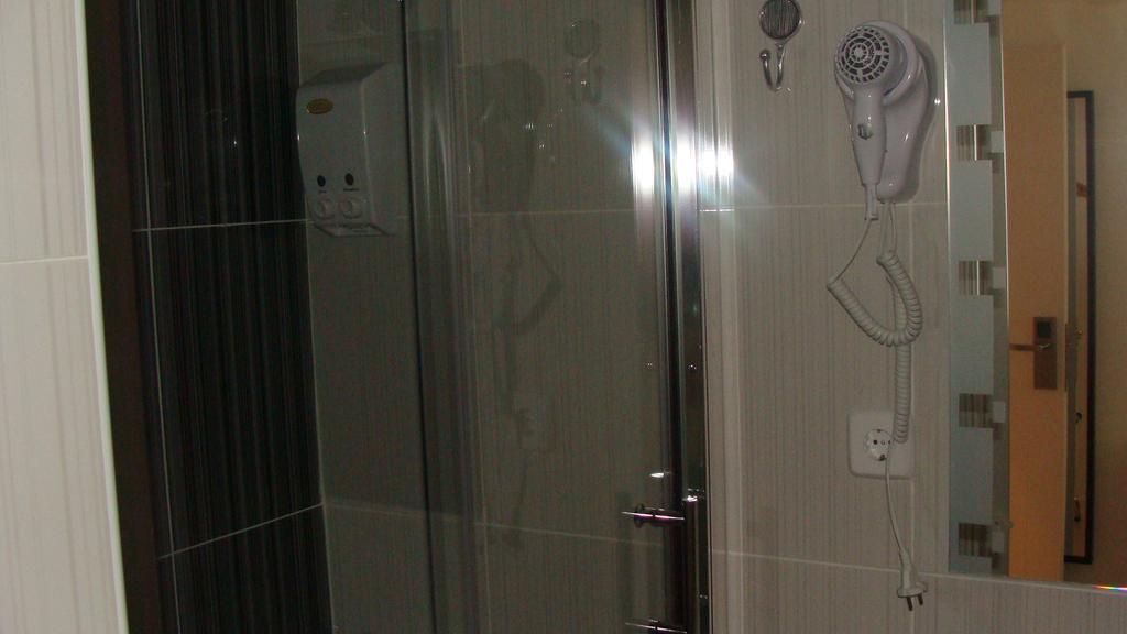 Hostal Jq Madrid 1 Экстерьер фото