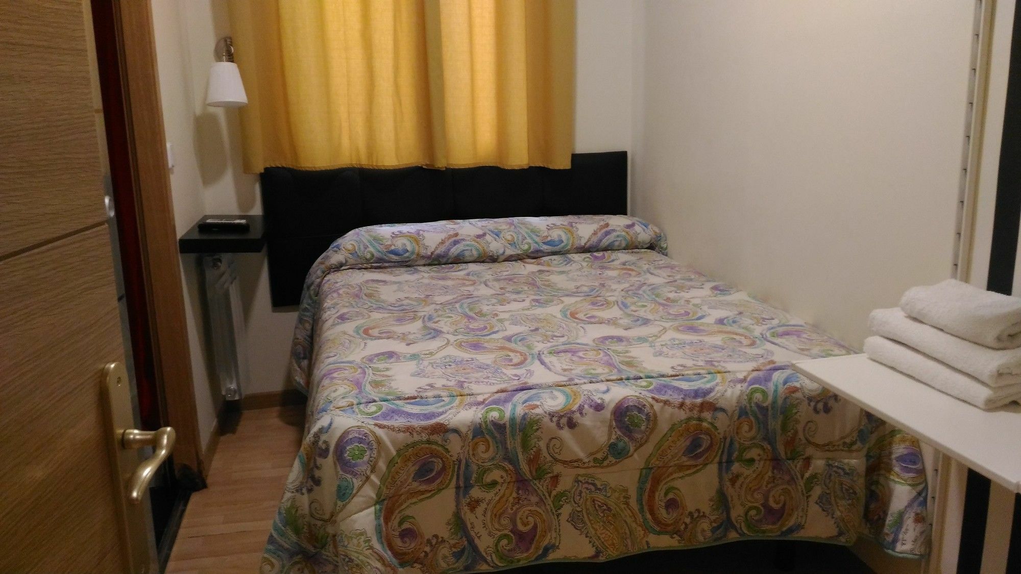 Hostal Jq Madrid 1 Экстерьер фото